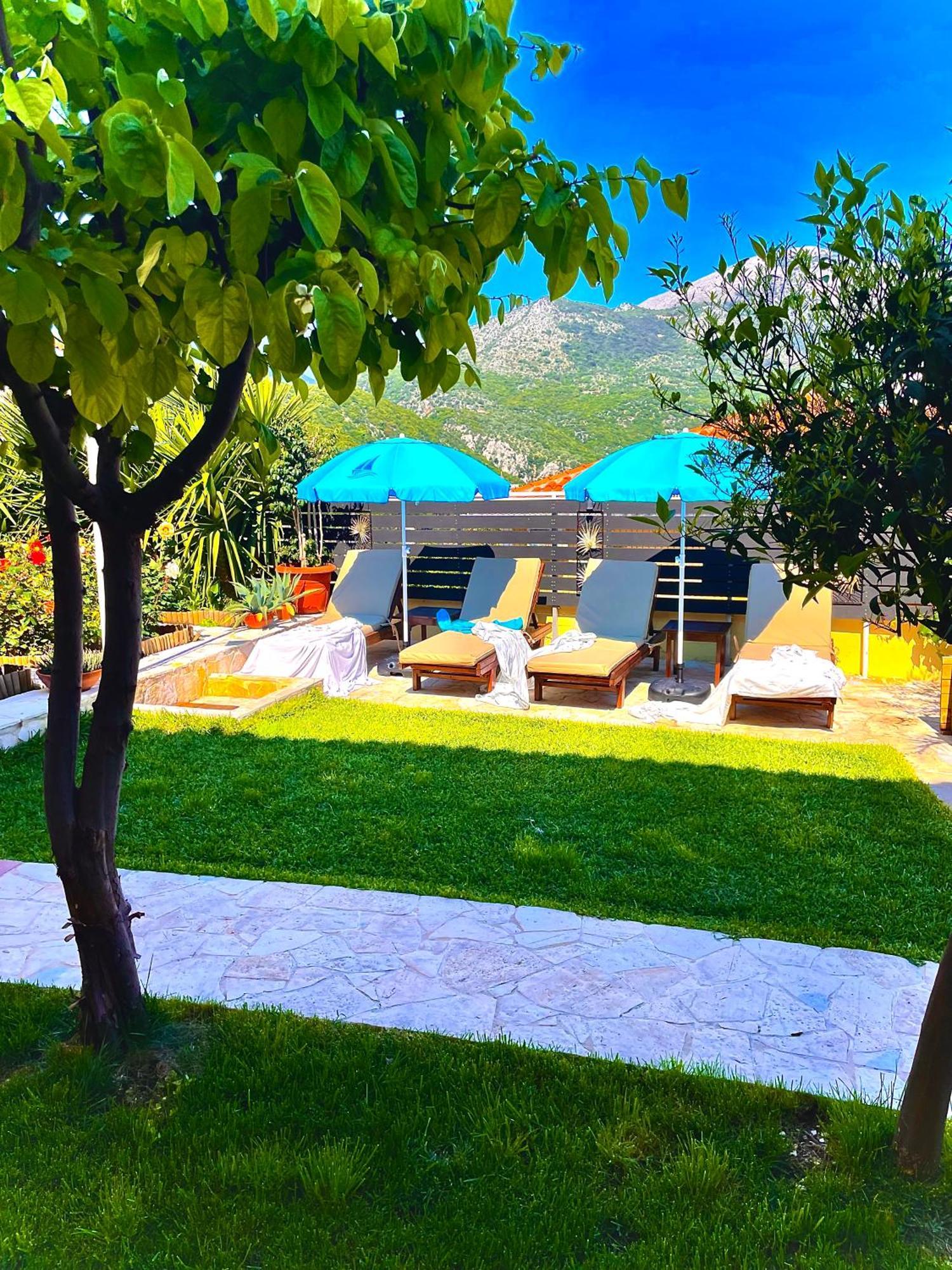 Odysseas Art Villa Poros  Eksteriør billede